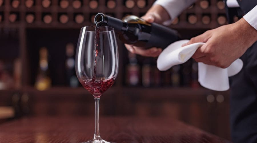 Cómo catar un vino en el restaurante